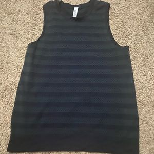 Lululemon muscle breeze tank